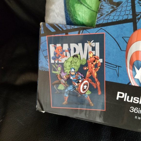 Marvel Plush Weighted Blanket (4.5lbs) 36" x 48" - Picture 3 of 4